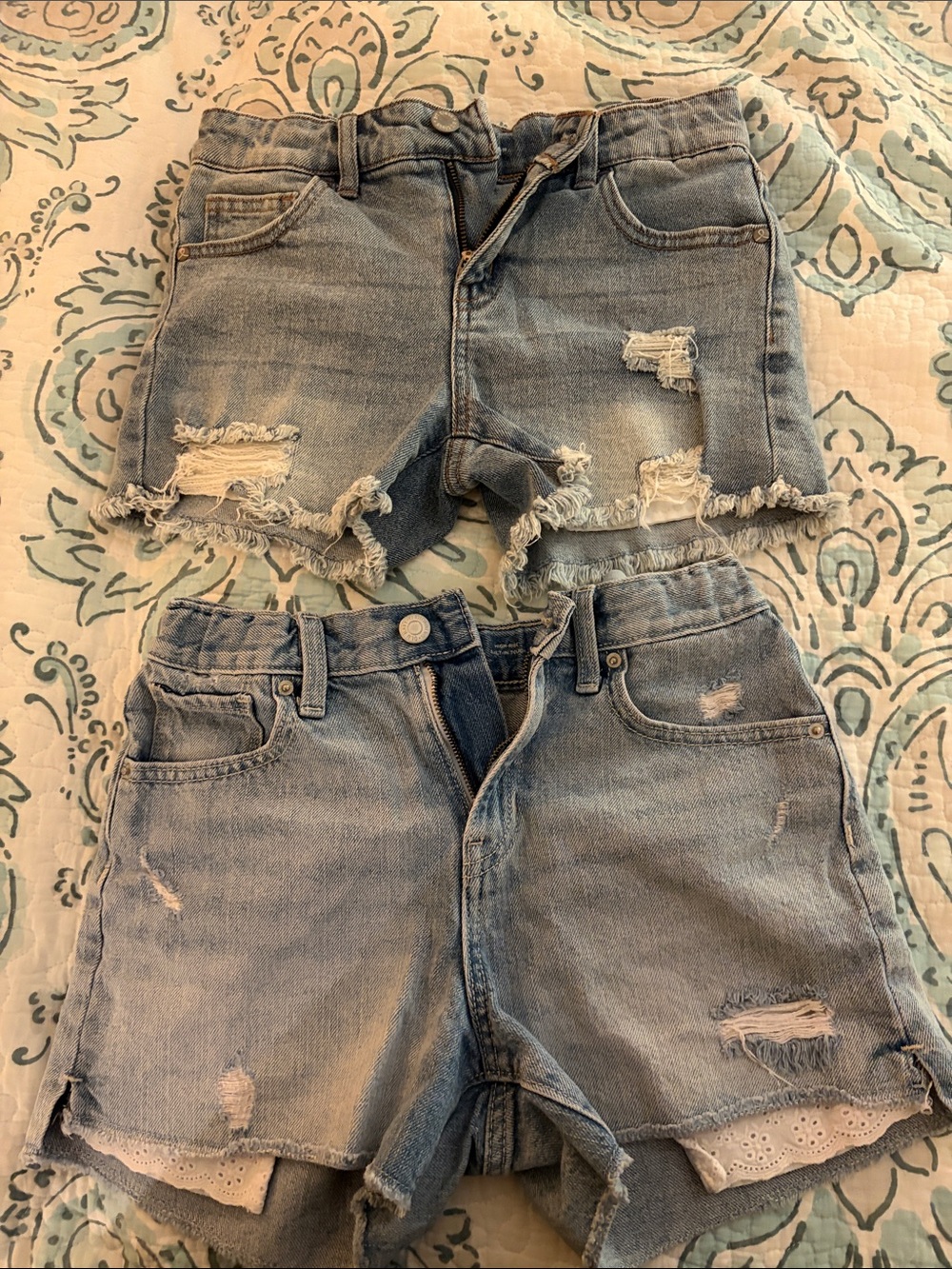 Girls jean shorts. Sizes L 10/12 and 12. Trendy.